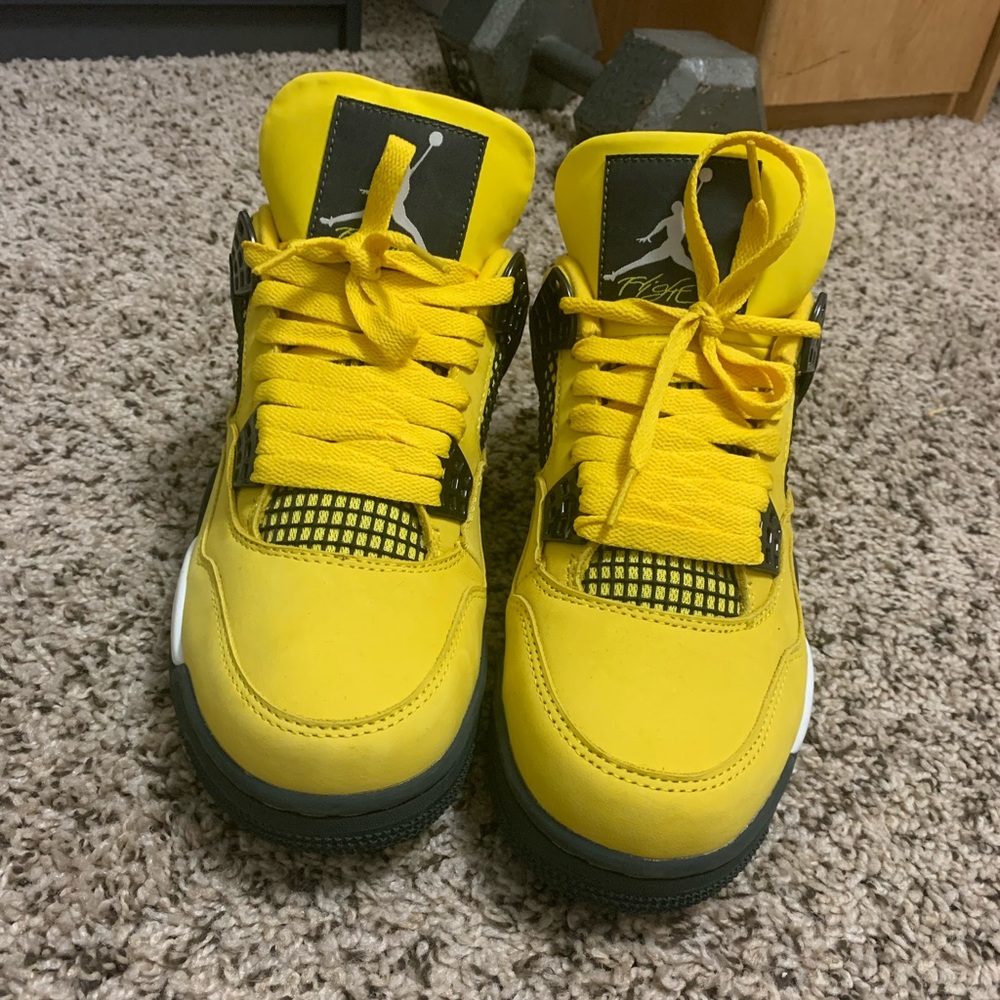 Jordan 4 Lightning 2021.